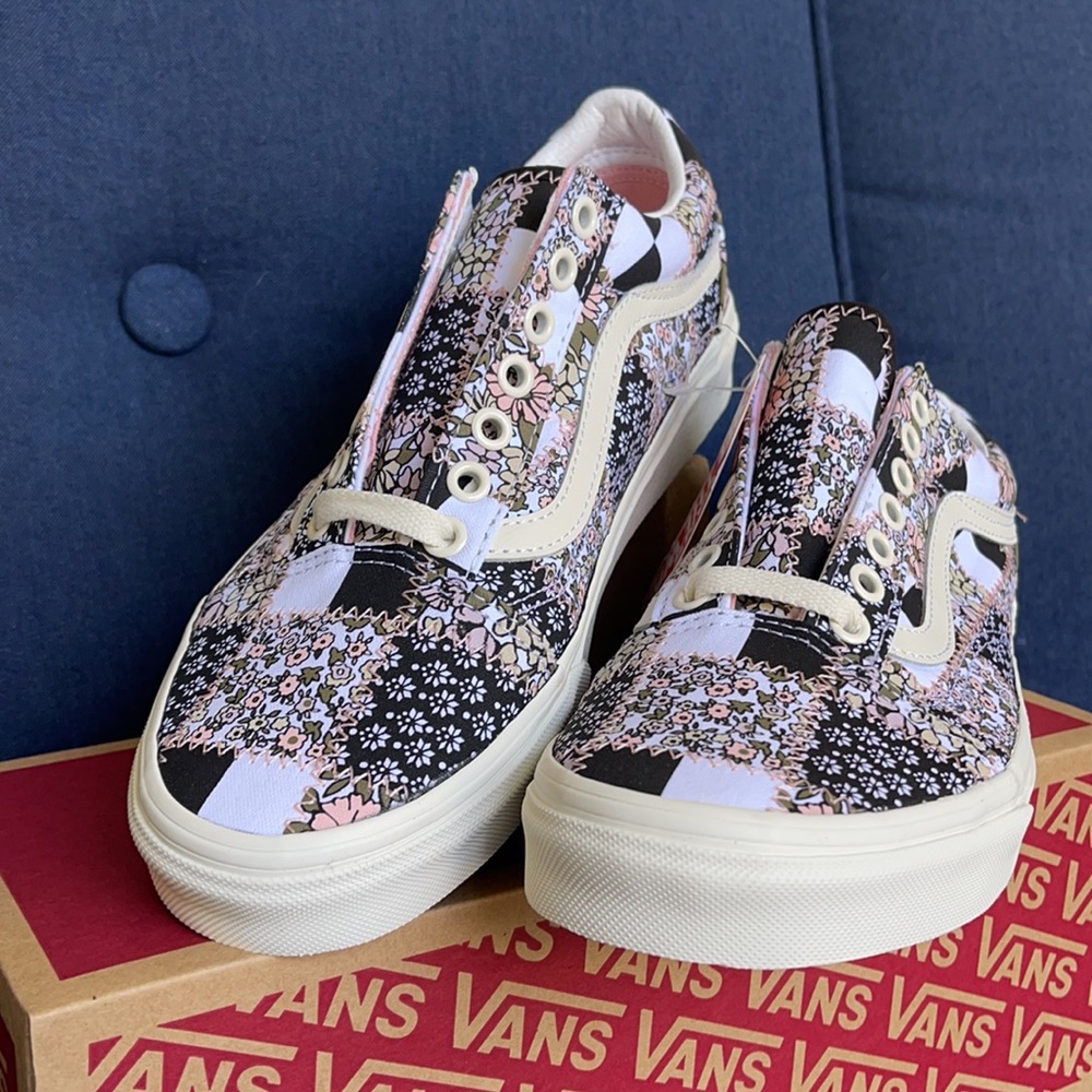 Vans Women’s Old Skool Patchwork Floral Sneakers - Picture 7 of 16